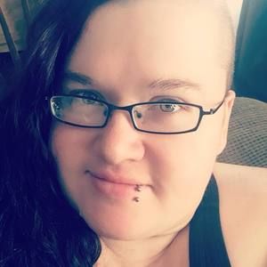 Meet your Posher, Caitlin